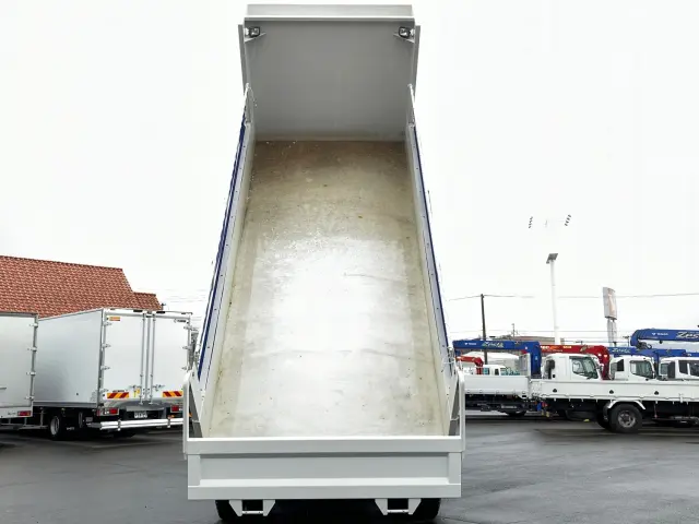 いすゞ ギガ 2RG-CXZ77DT(6x4)の写真10