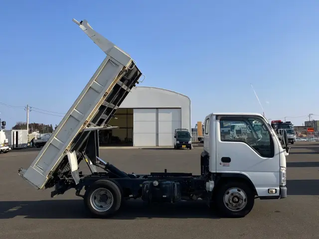 いすゞ エルフ TPG-NKR85AD(2WD)の写真6