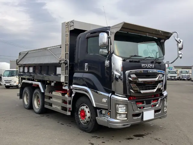 いすゞ ギガ QPG-CXZ77BT(6x4)の写真2