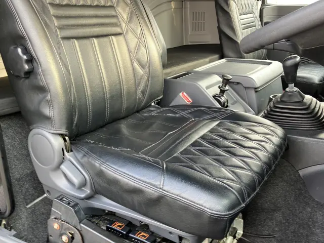 いすゞ ギガ QPG-CXZ77BT(6x4)の写真19