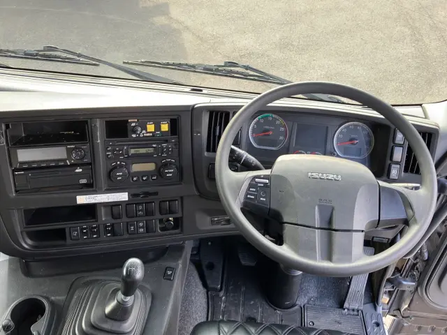 いすゞ ギガ QPG-CXZ77BT(6x4)の写真21