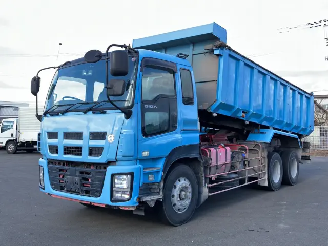 いすゞ ギガ QKG-CYZ77AM(6x4)の写真1