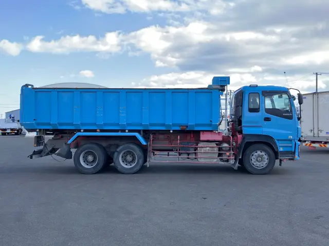 いすゞ ギガ QKG-CYZ77AM(6x4)の写真8