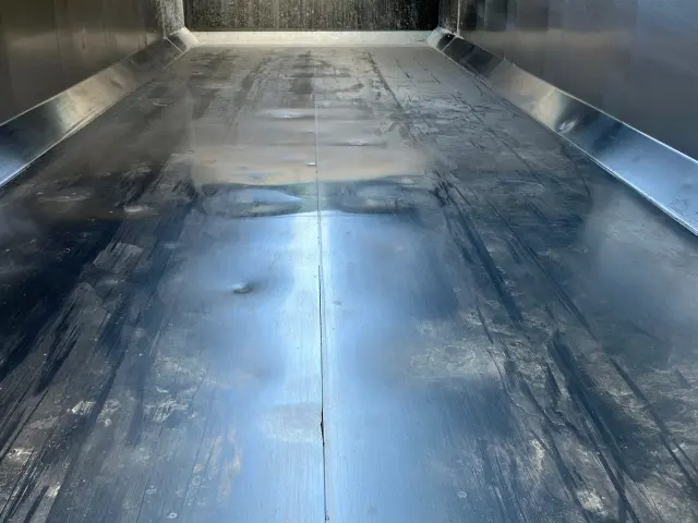 いすゞ ギガ QKG-CYZ77AM(6x4)の写真11