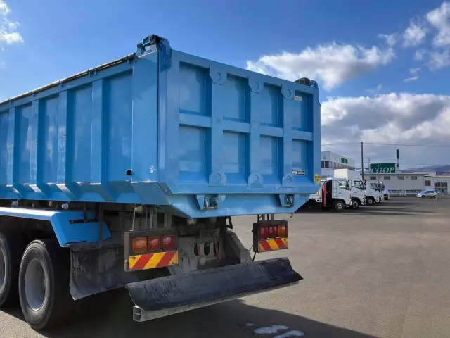 いすゞ ギガ QKG-CYZ77AM(6x4)の写真14