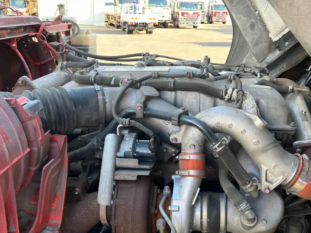 いすゞ ギガ QKG-CYZ77AM(6x4)の写真20