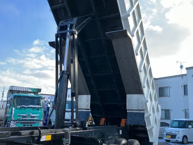 日野 プロフィア 2DG-FS1AHE(6x4)の写真15