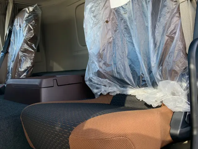 日野 プロフィア 2DG-FS1AHE(6x4)の写真21