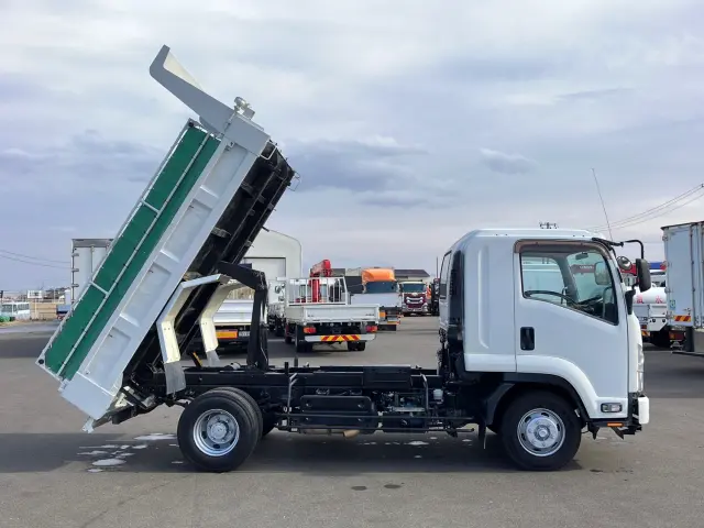 いすゞ フォワード 2RG-FRR90S2(2WD)の写真6