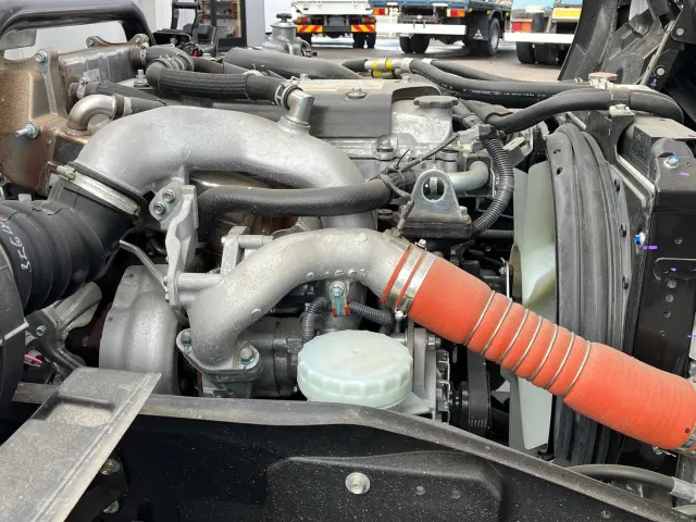 いすゞ フォワード 2RG-FRR90S3(2WD)の写真18