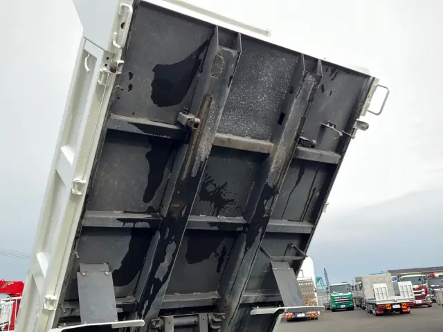 三菱 キャンター 2RG-FBA60(2WD)の写真12