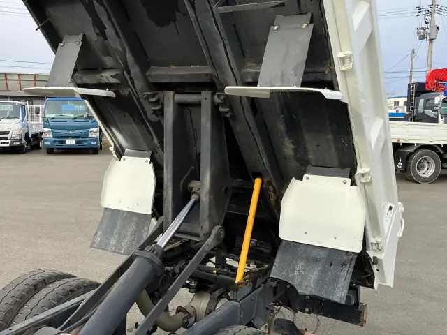 三菱 キャンター 2RG-FBA60(2WD)の写真13