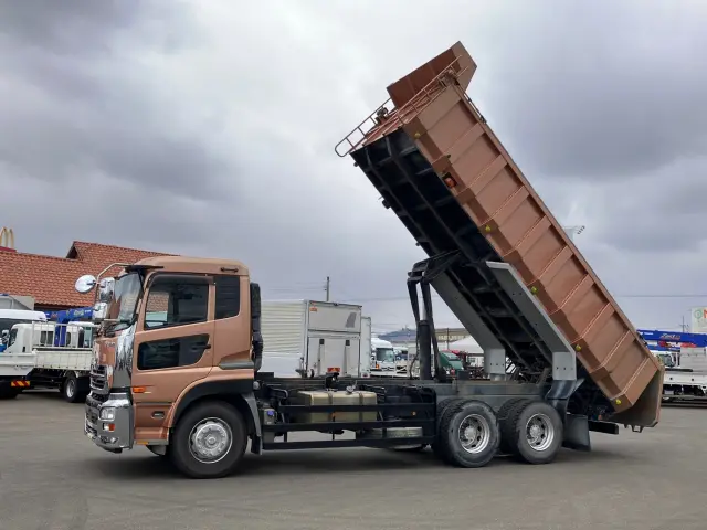 ＵＤ クオン QPG-CW5YL(6x4)の写真5