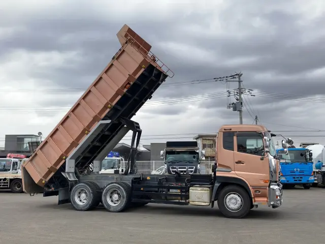 ＵＤ クオン QPG-CW5YL(6x4)の写真6