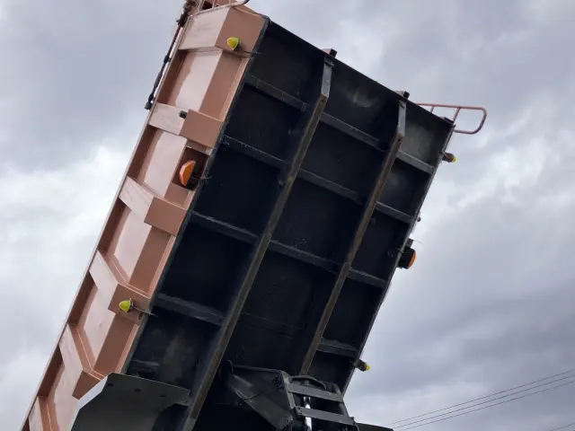 ＵＤ クオン QPG-CW5YL(6x4)の写真16