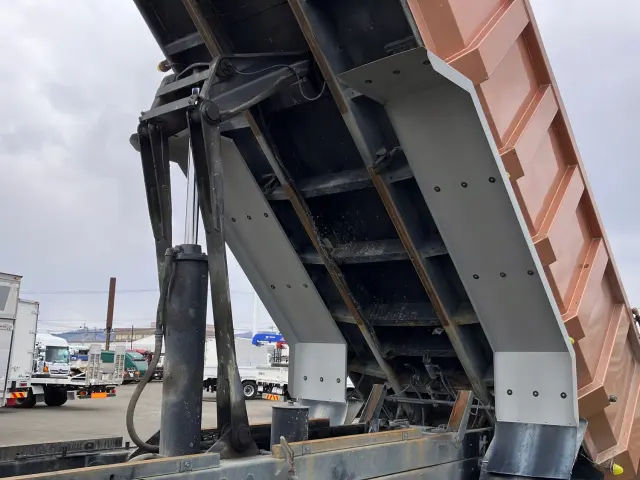 ＵＤ クオン QPG-CW5YL(6x4)の写真17