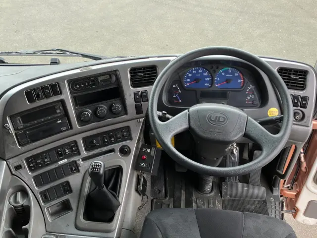 ＵＤ クオン QPG-CW5YL(6x4)の写真24