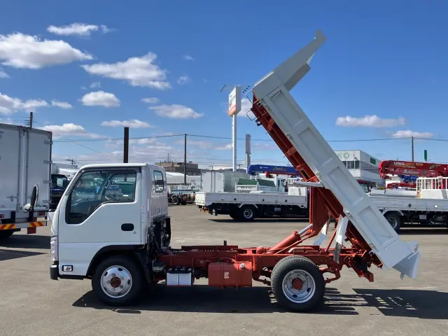 いすゞ エルフ 2PG-NKS88AD(4WD)の写真5