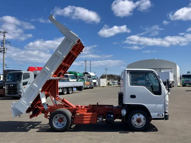 いすゞ エルフ 2PG-NKS88AD(4WD)の写真6