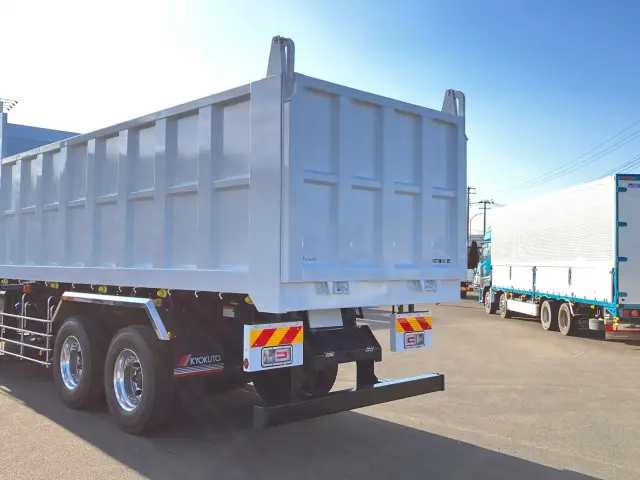 日野 プロフィア 2DG-FS1AJE(6x4)の写真14