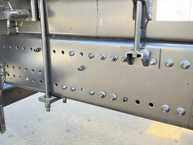 日野 プロフィア 2DG-FS1AJE(6x4)の写真19