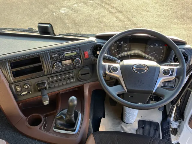 日野 プロフィア 2DG-FS1AJE(6x4)の写真24