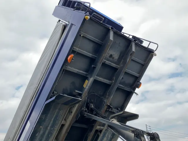 日野 プロフィア QPG-FS1AKDA(6x4)の写真12