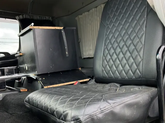 日野 プロフィア QPG-FS1AKDA(6x4)の写真20