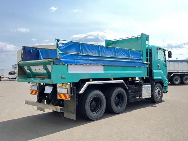 いすゞ ギガ 2PG-CXZ77CT(6x4)の写真3