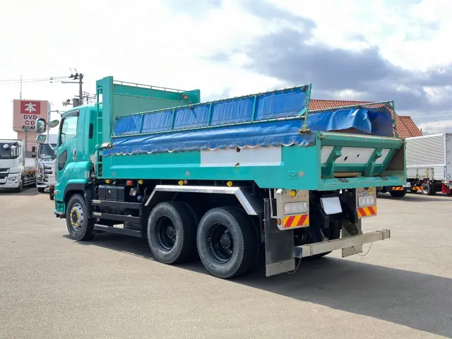 いすゞ ギガ 2PG-CXZ77CT(6x4)の写真4