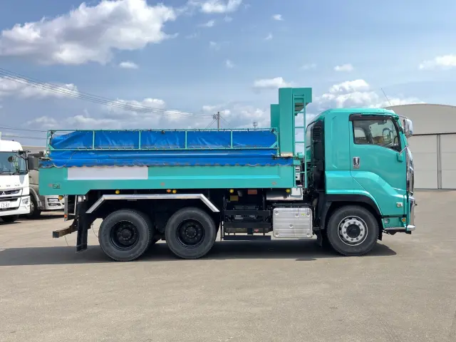 いすゞ ギガ 2PG-CXZ77CT(6x4)の写真8