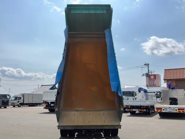 いすゞ ギガ 2PG-CXZ77CT(6x4)の写真10