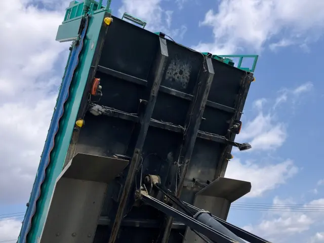 いすゞ ギガ 2PG-CXZ77CT(6x4)の写真12