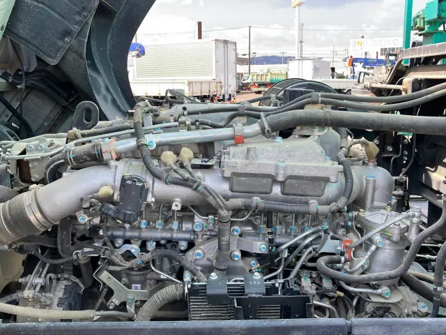 いすゞ ギガ 2PG-CXZ77CT(6x4)の写真17