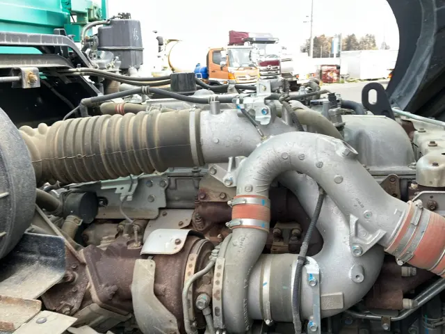 いすゞ ギガ 2PG-CXZ77CT(6x4)の写真18