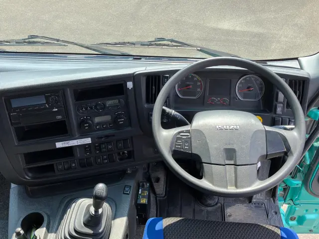 いすゞ ギガ 2PG-CXZ77CT(6x4)の写真21