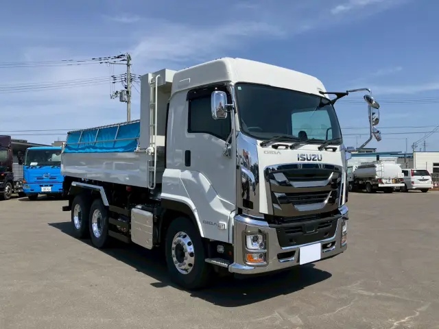 いすゞ ギガ 2RG-CXZ77DT(6x4)の写真2
