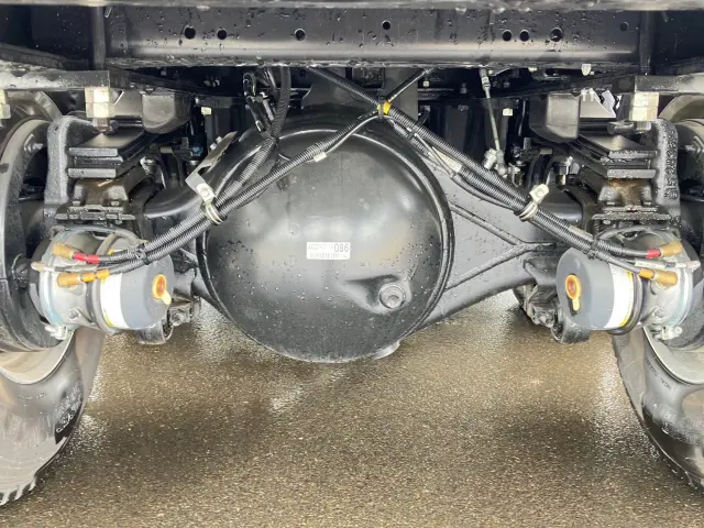 いすゞ ギガ 2RG-CXZ77DT(6x4)の写真16