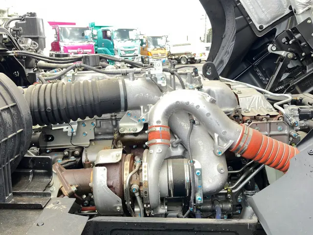 いすゞ ギガ 2RG-CXZ77DT(6x4)の写真18