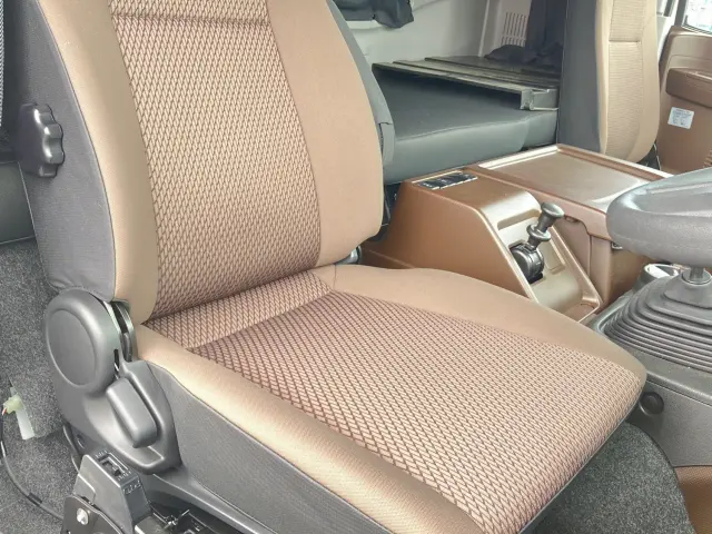 いすゞ ギガ 2RG-CXZ77DT(6x4)の写真19