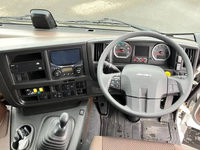 いすゞ ギガ 2RG-CXZ77DT(6x4)の写真21