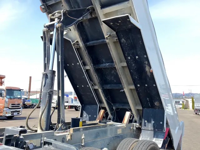 日野 プロフィア QKG-FS1EKDA(6x4)の写真13