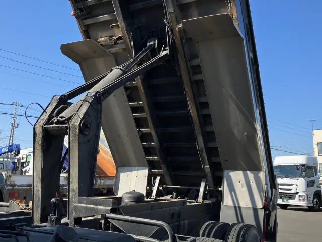 日野 プロフィア QKG-FS1EKAA(6x4)の写真13