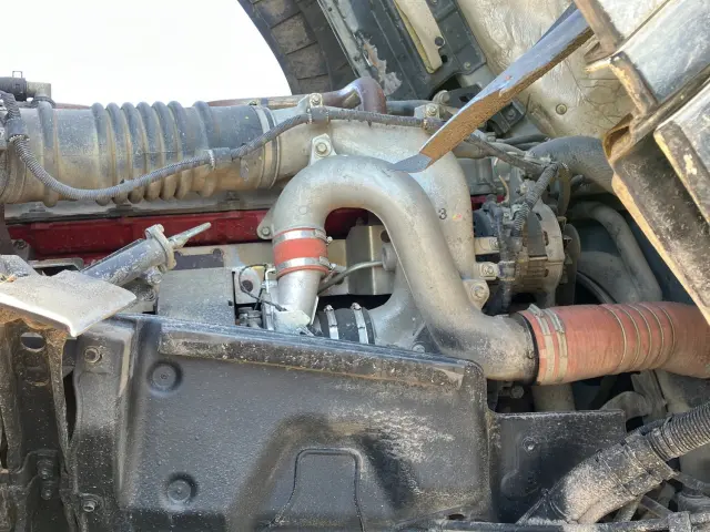 日野 プロフィア QKG-FS1EKAA(6x4)の写真18