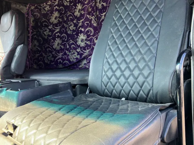 日野 プロフィア QKG-FS1EKAA(6x4)の写真20