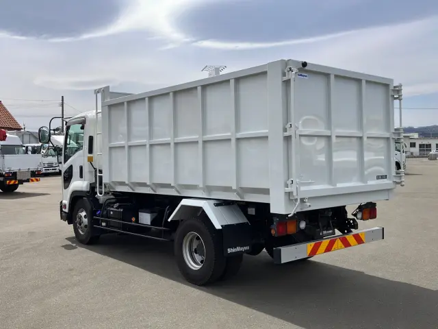 いすゞ フォワード 2RG-FRR90S2(2WD)の写真4