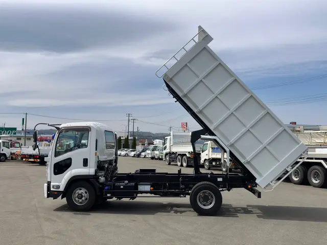 いすゞ フォワード 2RG-FRR90S2(2WD)の写真5