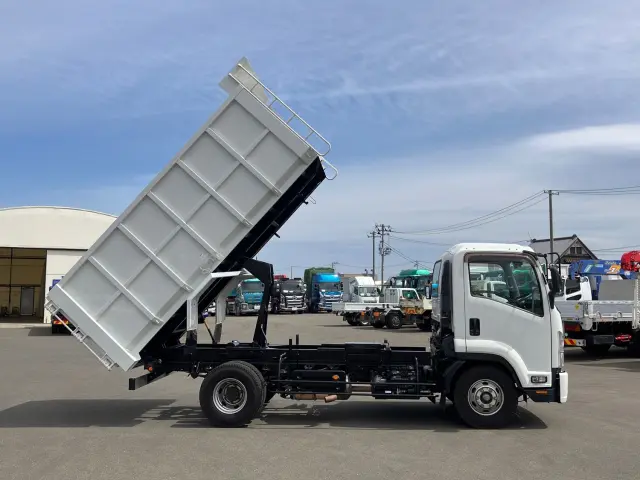 いすゞ フォワード 2RG-FRR90S2(2WD)の写真6