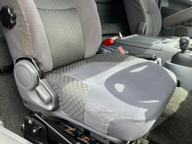 いすゞ フォワード 2RG-FRR90S2(2WD)の写真22