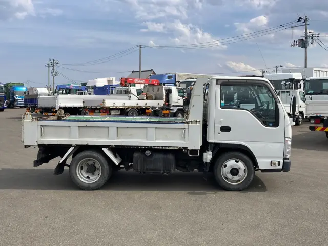 いすゞ エルフ TPG-NKR85AD(2WD)の写真8